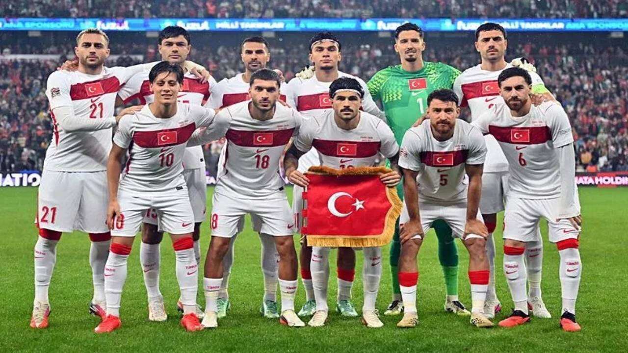 Ağızı yanan Montella’dan Belçika maçında radikal karar: Baştan aşağı değiştirdi, 3 puan geliyor! İşte ilk 11 5